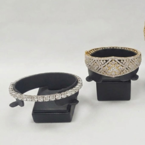 The Classic Frame Bangle Display (DF40_BG Series)