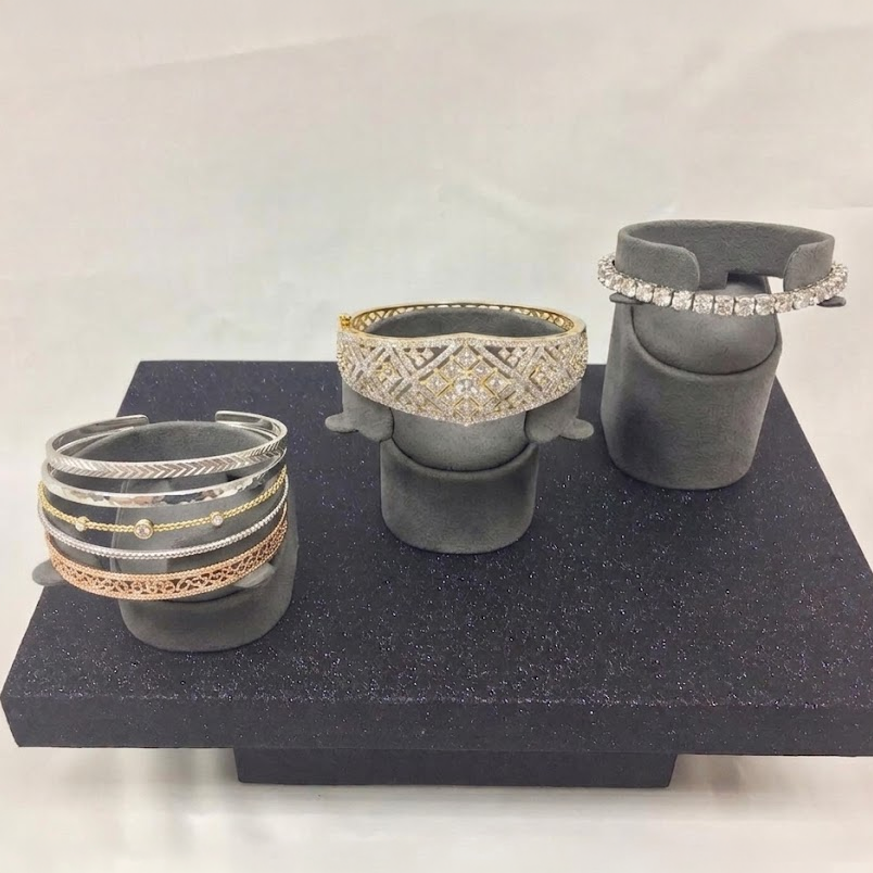 The Fluid Multi-Bangle Stand (MU45_BG Series)